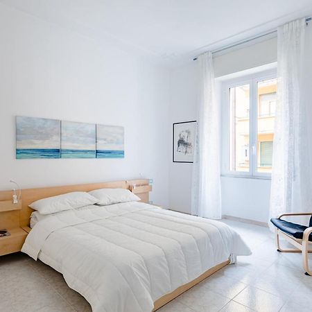 Arezzo Apartment, Metro Bologna e bus per la Sapienza, 4 persone, WiFi Roma Esterno foto