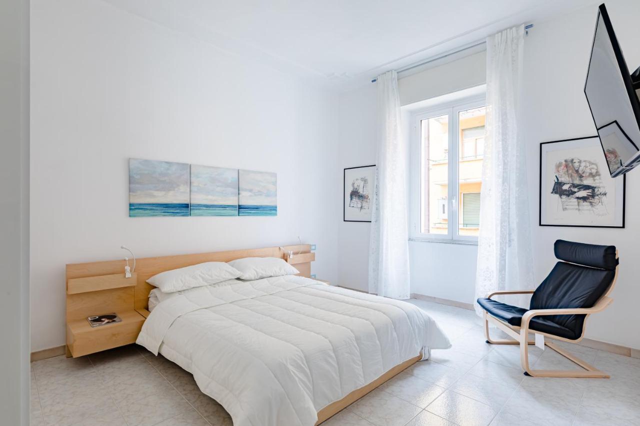 Arezzo Apartment, Metro Bologna e bus per la Sapienza, 4 persone, WiFi Roma Esterno foto